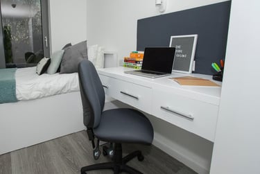 1 bed studio, Popes Lane, West Ealing, London, W54NG - Image 4